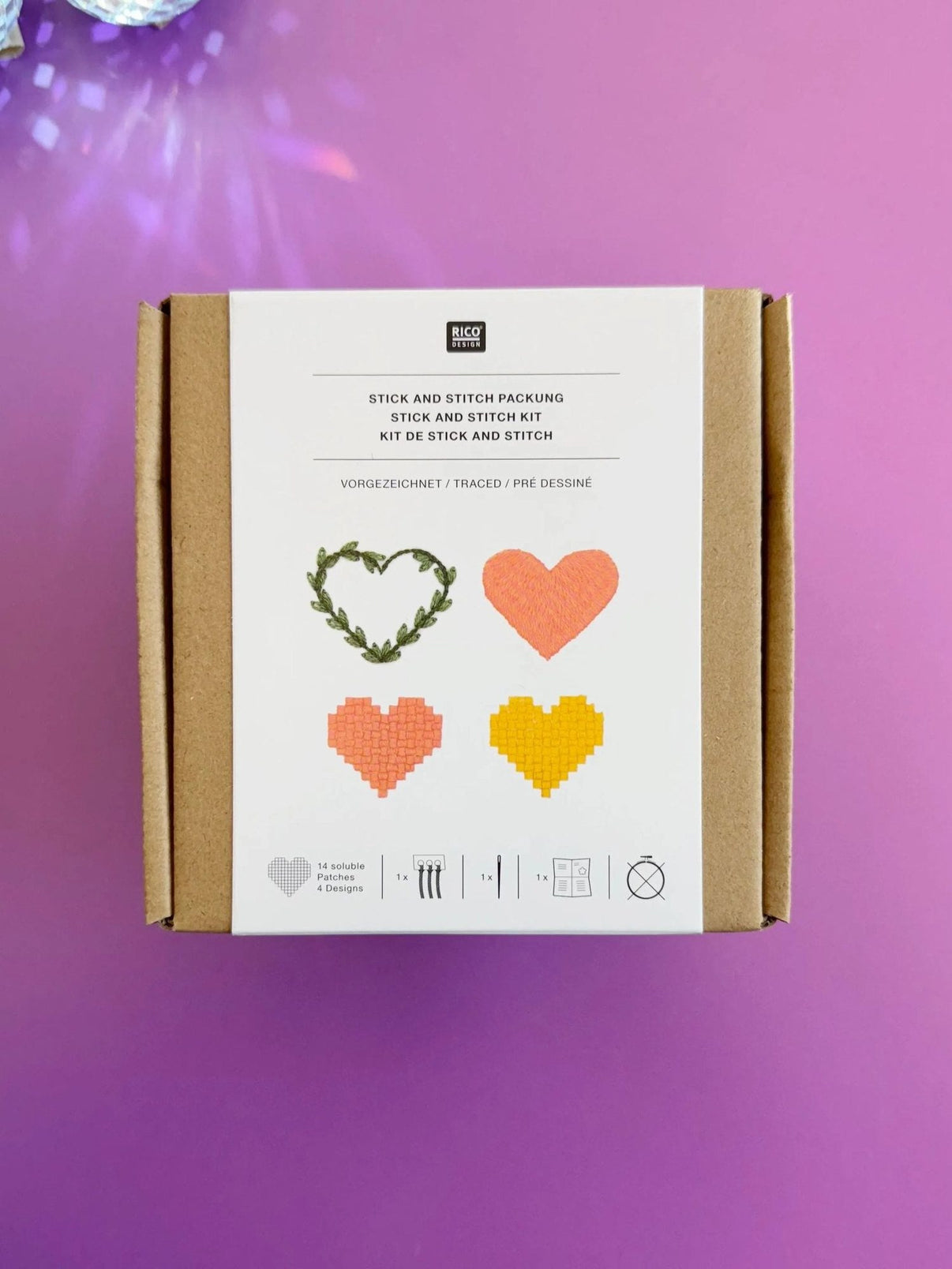 Vorgezeichnetes Stickset 'Hearts' von Rico Design