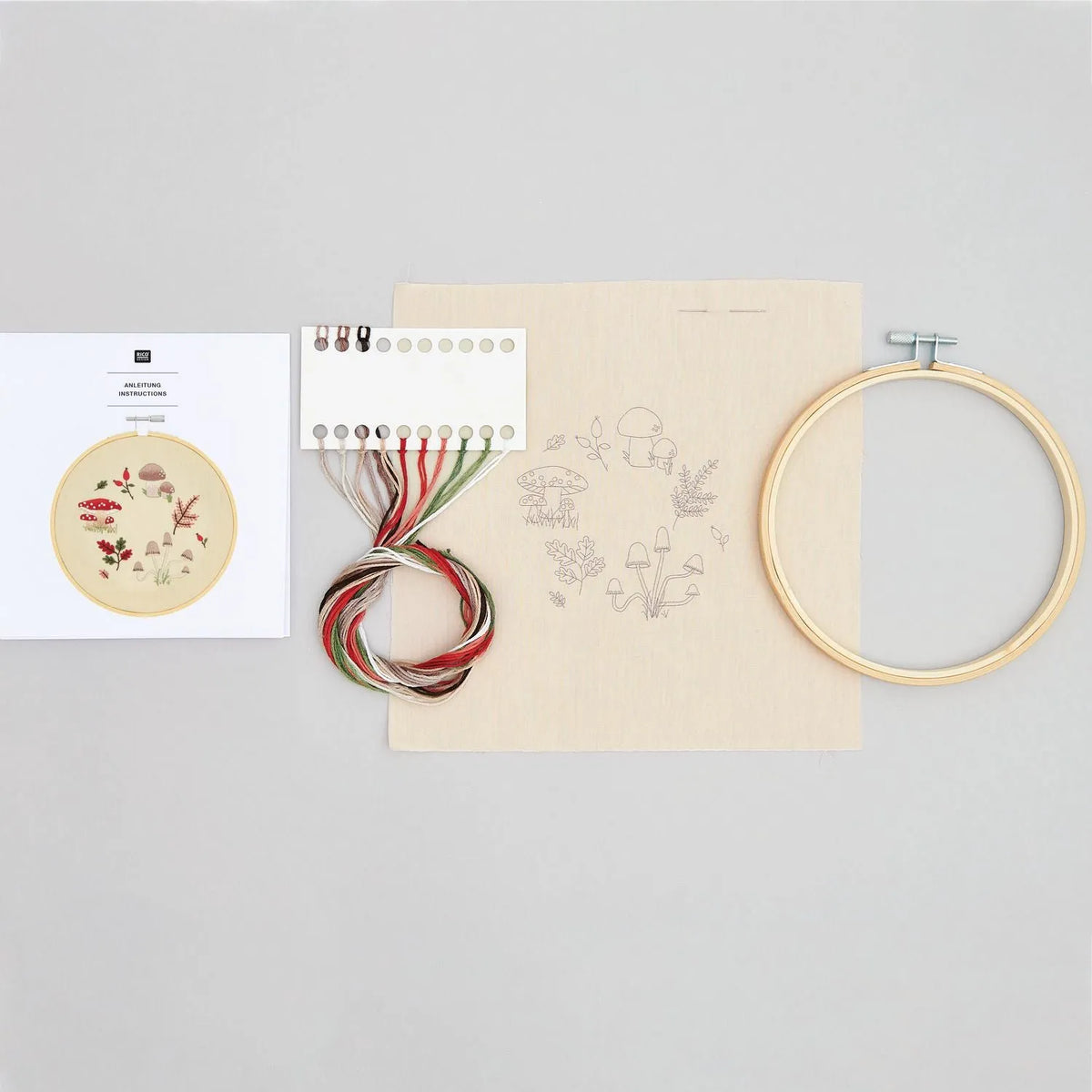 Vorgezeichnetes Stickset 'Mushroom Wreath' von Rico Design