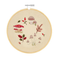 Vorgezeichnetes Stickset 'Mushroom Wreath' von Rico Design