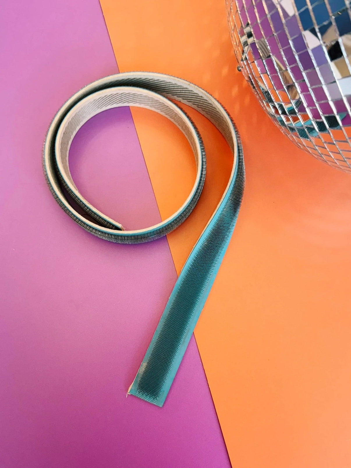 Craftinglove gripper strips for frames, close-up