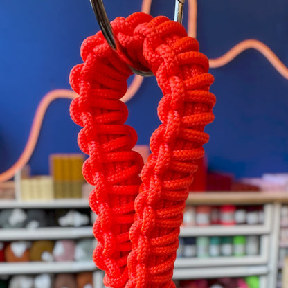 Banger Paracord-Pflanzenampel in voller Länge