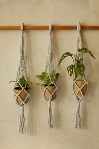 Macramé-Set für drei Blumenampeln von DMC