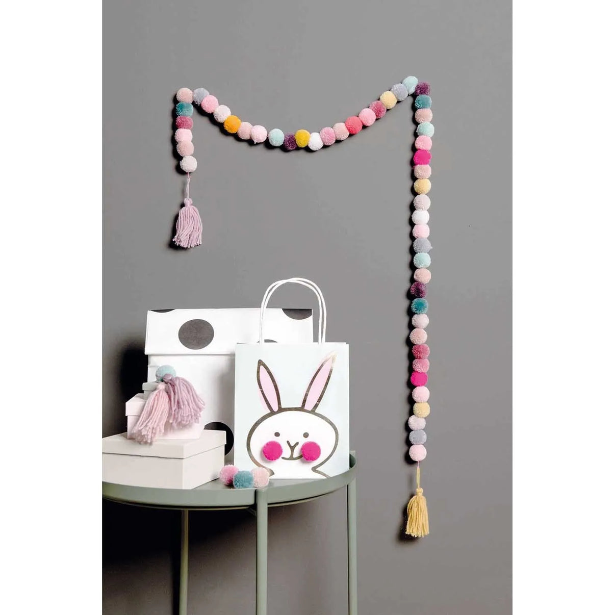 Fertige Neon-Pompons, 24 Stück von Rico Design