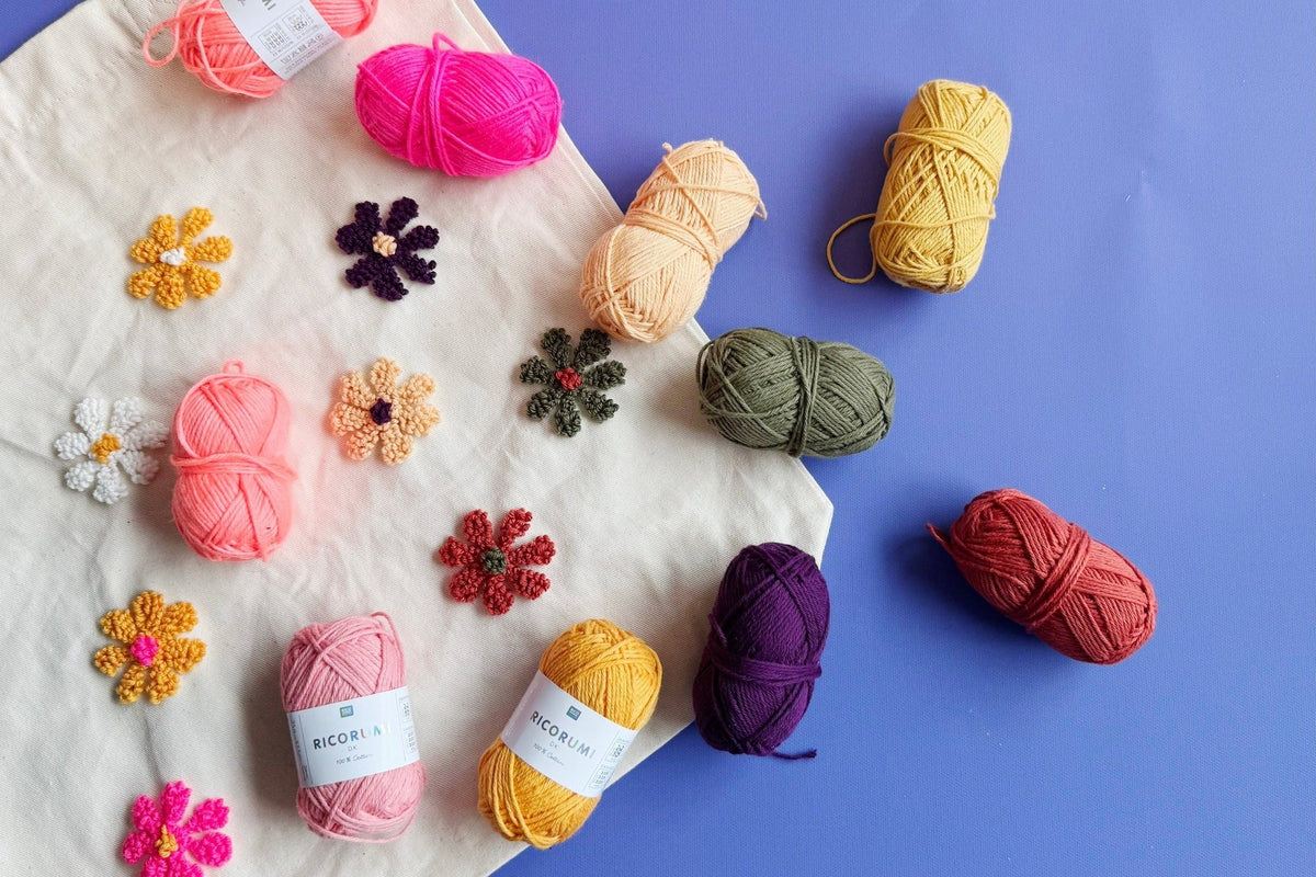 Craftinglove punch needle set with flower design