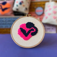 Craftinglove Hug Punch-Needle-Wandbild-Set