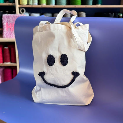 Smiley Punch-Needle-Vorlage für eine Tasche