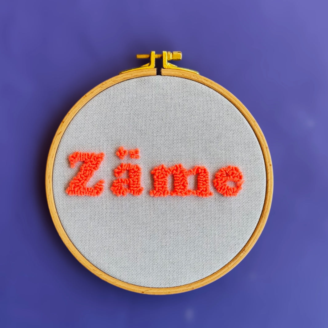 Zäme Punch-Needle-Wandbild Detail