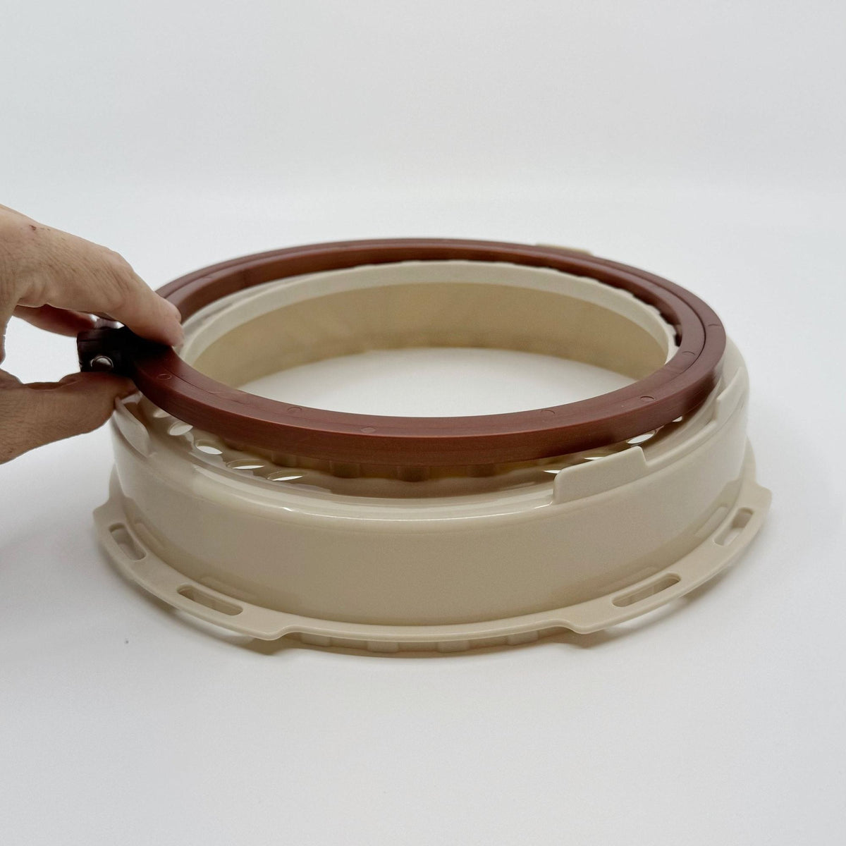 Nurge plastic punch needle stand without hoop