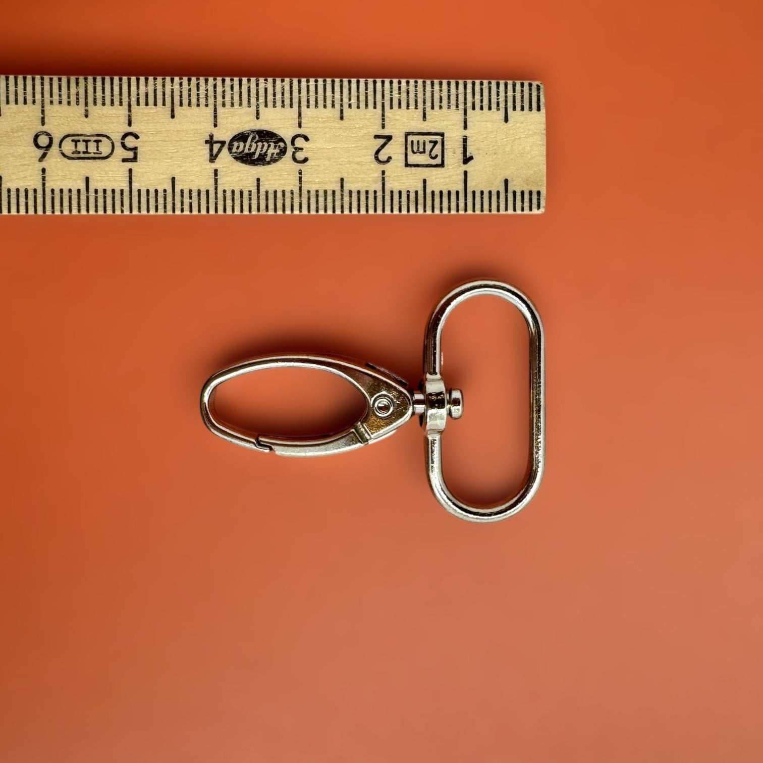 Drehbarer O-Form-Karabiner Seitenansicht, 4cm