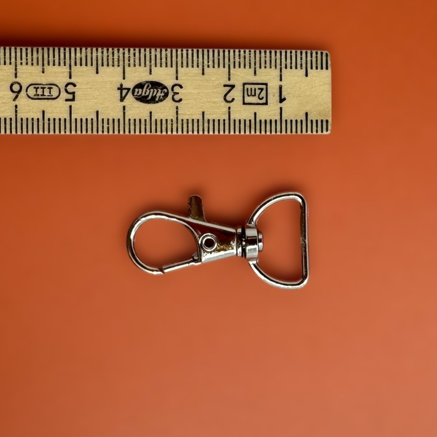 Drehbarer D-Form-Karabiner Seitenansicht, 4cm