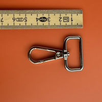 Drehbarer Karabiner in D-Form, 5cm