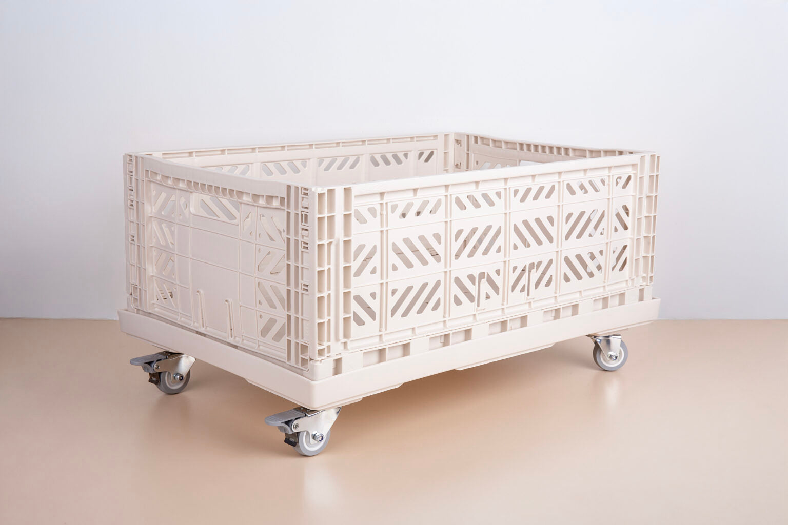 Aykasa Maxi-Trolley mit gestapelten Boxen