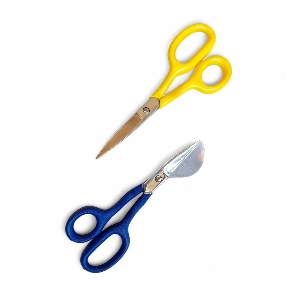 Bendt and duckbill scissors for rug carving, detail