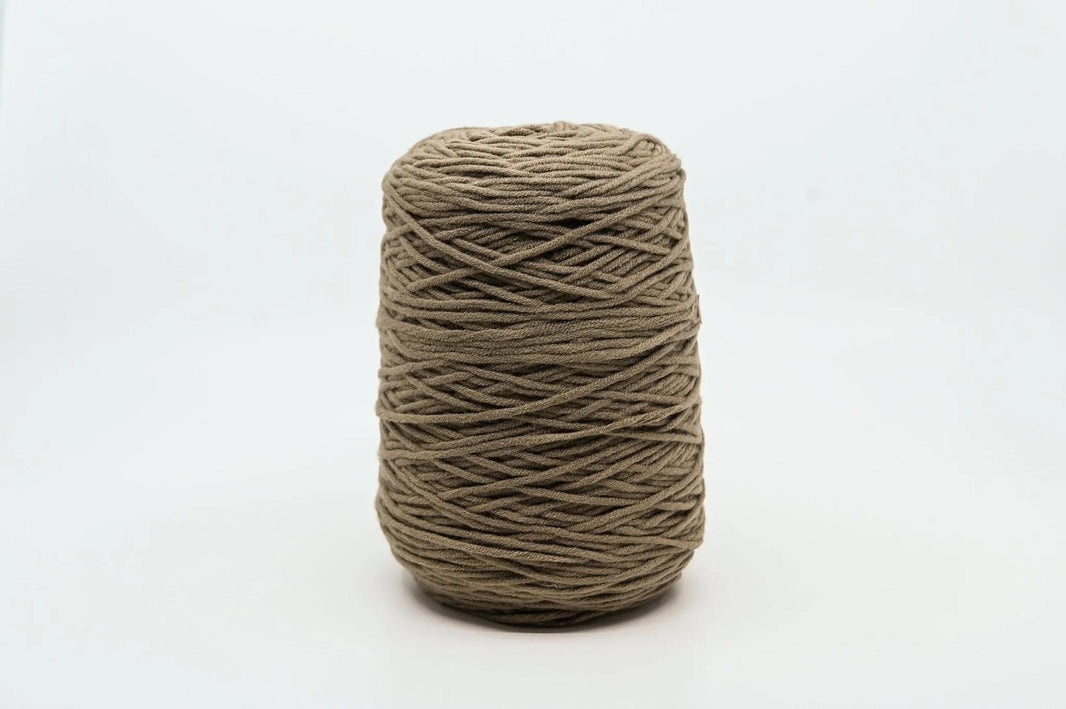 Acrylic tufting yarn on cone, 400g in Weird Brown