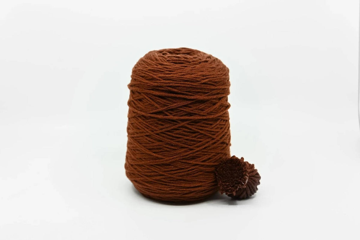 Acrylic tufting yarn on cone, 400g in Comic Tree Log