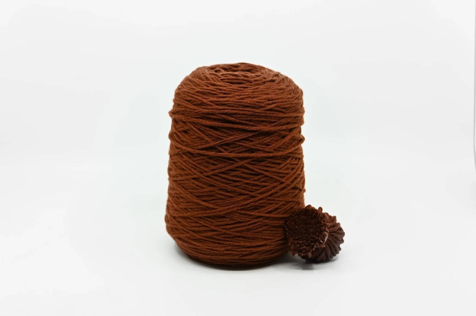 Acrylic tufting yarn on cone, 400g in Comic Tree Log