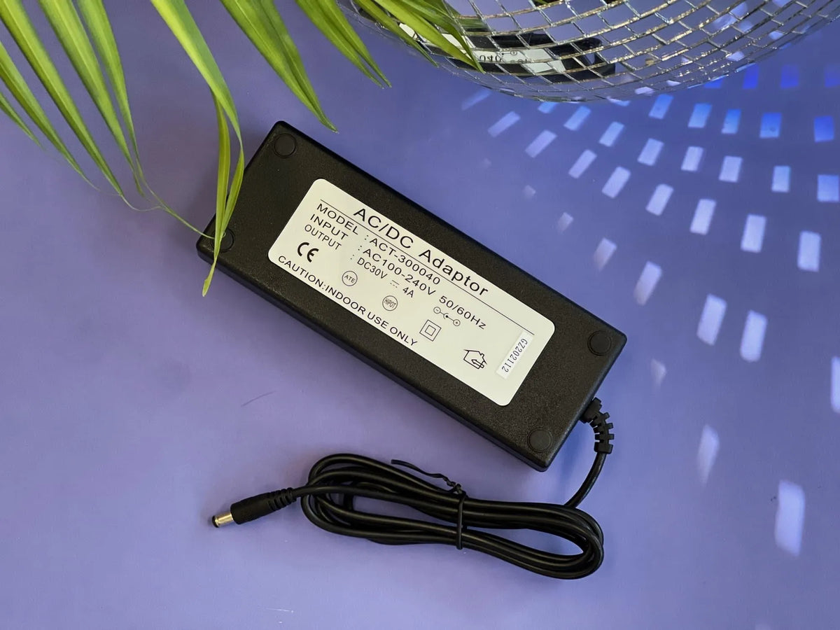 Netzadapter zur Stromversorgung der Tuftingmaschine