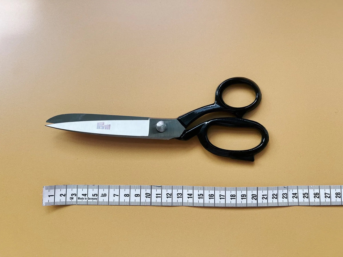 Prym Professional tailor scissors, blade view