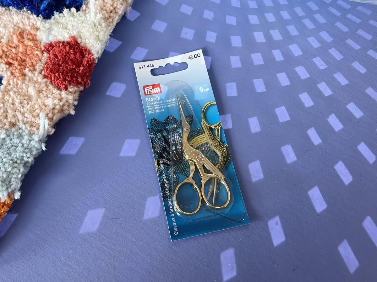 Prym stork embroidery scissors, blade detail