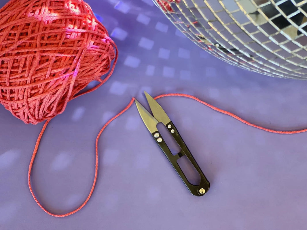 Thread cutter for tufting and embroidery