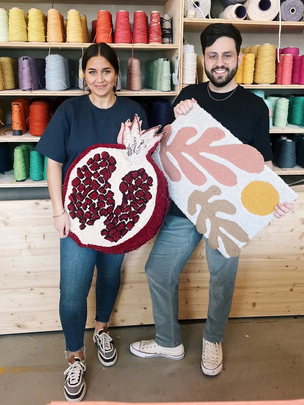 Tufting workshop at the Tuftinglove studio, participants