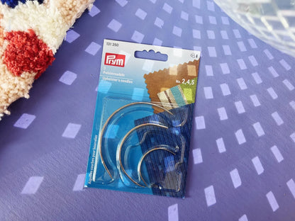 Prym upholstery needle set, three pieces, close-up